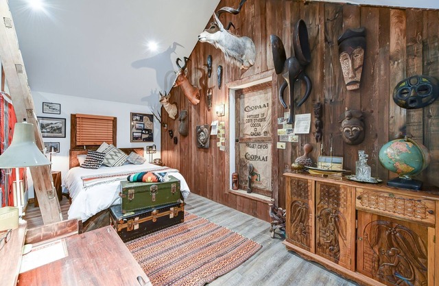 Suite 4: Outpost · Gorgeous Farm Carriage House Loft