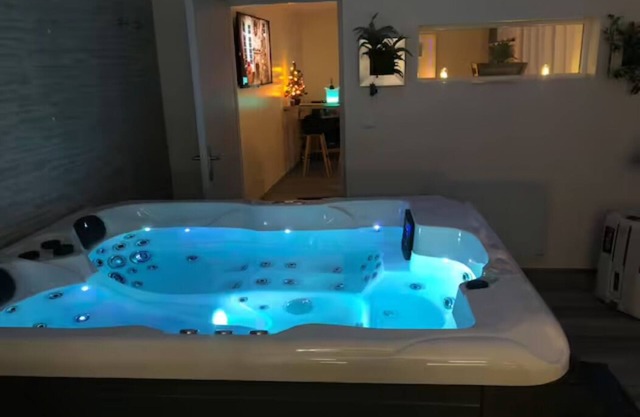 Suite Avec Jacuzzi Privatif à 15 min D'amiens