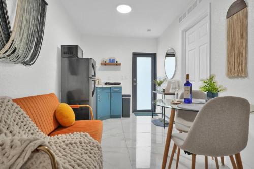 Suite Azul Miami - Private Guest Suite with Patio, Free Parking, Near Wynwood and Beaches