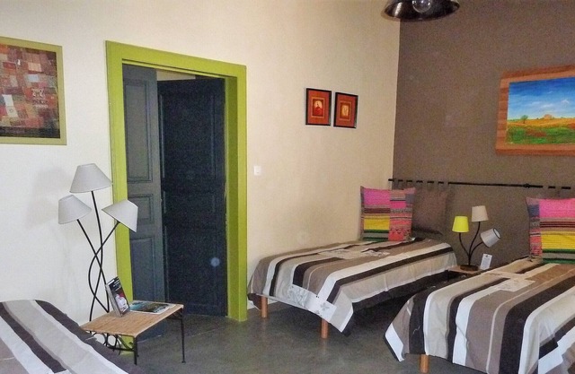 Suite-Connected-Ensuite-Balcony-JULIETTE & PAUL