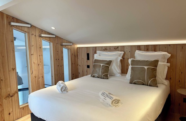 Suite Duplex Terrace Jacuzzi - Les Vagues Hôtel & Spa