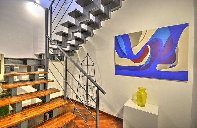 Suite Hermes: An elegant and modern studio apartment located in the center of Salerno, with Free WI-FI.