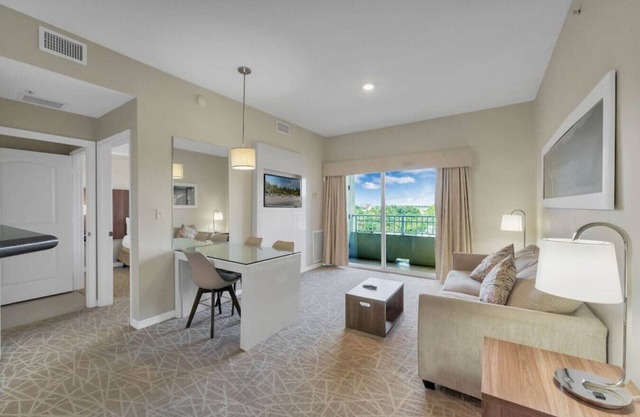 Suite · The Point Lux Suite, close to Universal
