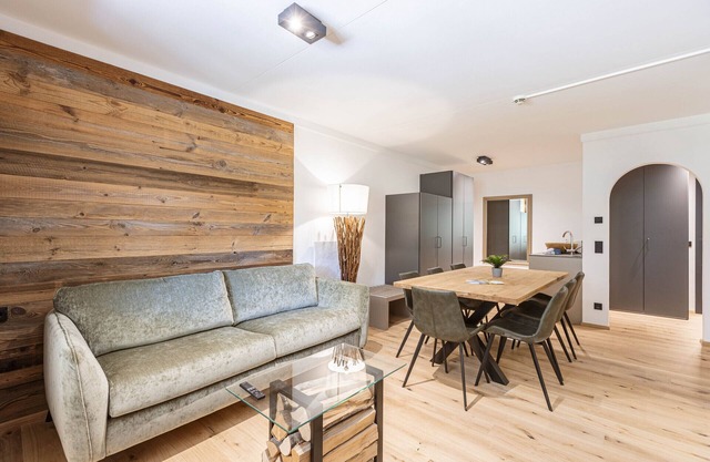 Suite with 3 bedrooms & wellness area