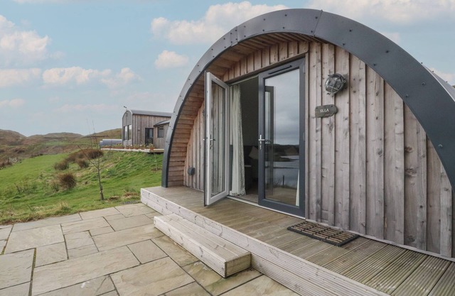 SULA, pet friendly, with a garden in Cullipool, Isle Of Luing