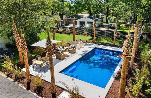 SullyChic 5 Bedroom | Private Lux Pool Park Circle