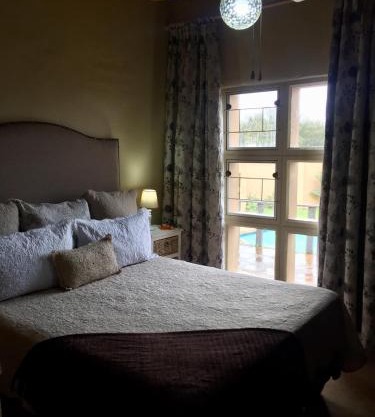 Summer Vintage Home in Gonubie - just a Walk to the Beach!