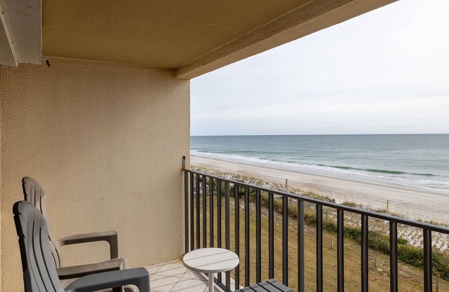 Summer Winds A-303, Oceanfront Condo in Indian Beach, NC!