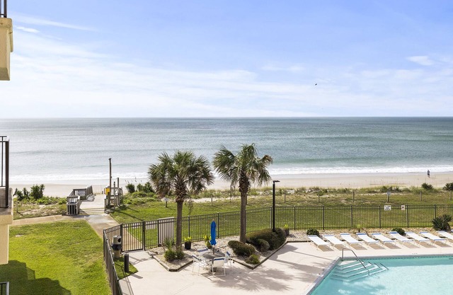 Summer Winds C-328, Oceanfront Condo in Indian Beach, NC!