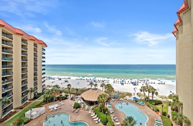 Summerhouse 605A - Beachfront, Free Activities Daily, 2 Pools, East End, Hot Tub