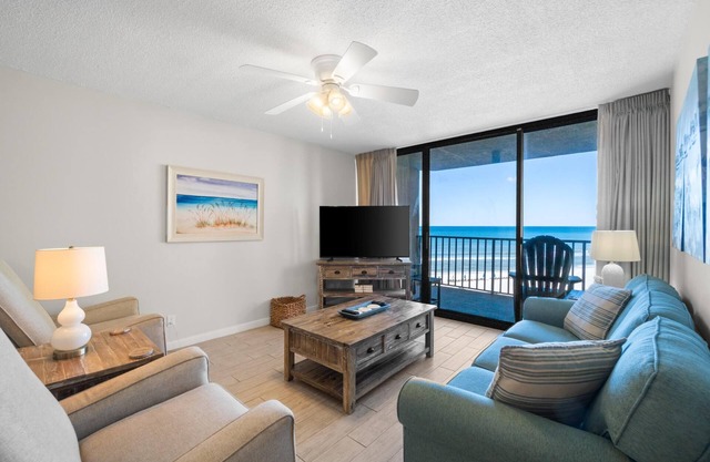 Summerhouse 609B - Beachfront, 2 Pools, Pickleball, Hot Tub, Free Golf Daily