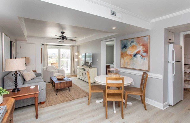 Summerhouse Villas Condo: Private Resort Beach!