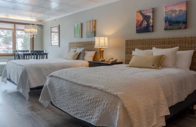 Summit Studio (#232) |10 min to Ski - Pool/Hot Tub - Golf - A/C - Views