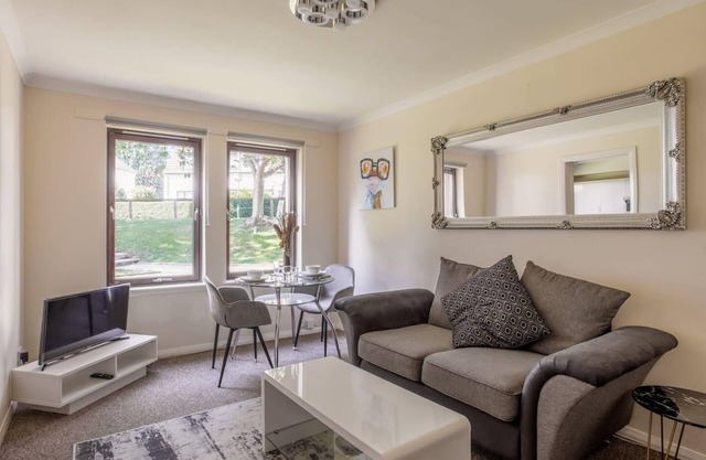 Summit Stylish Headland Court Apartment 2 Bedroom