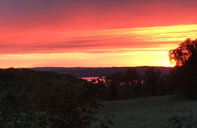Summit Sunsets 563 - Ski, Golf and more !
