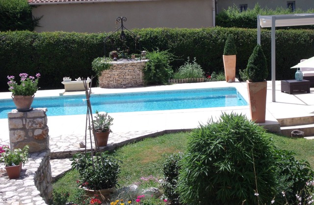 Sun and cicadas between the Cévennes and Camargue, POOL and SPA