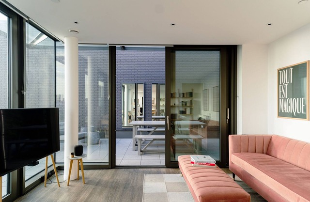 Sun-filled penthouse with incredible London views.