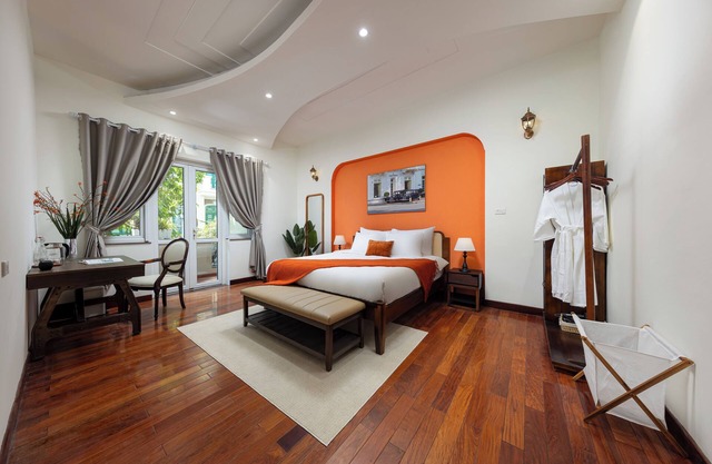 Sun-kissed Anamoi Villa near Westlake with Jacuzzi - 6 bedrooms available