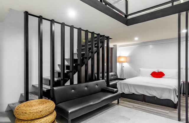 Sun Moon Tea Hotel