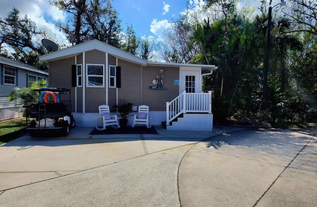 Sun Outdoors: Clean, Private, Cozy & Loaded with Perks! Golf Cart Included