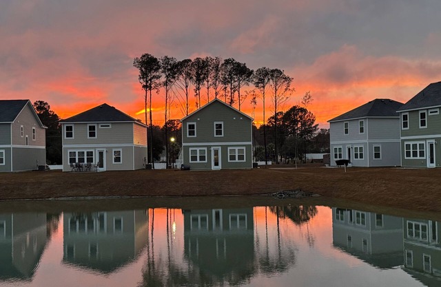 Sun, Sand, and Golf-Minutes to the Beach! Community Pool-Game Rm-Blackstone!