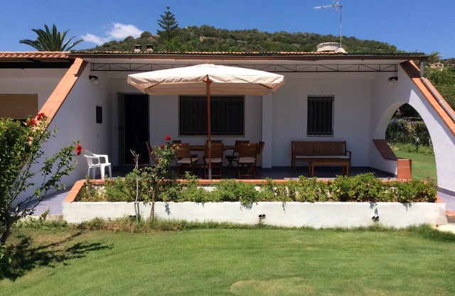 Sun, sea and relaxation in the villa just 50 meters from the beach