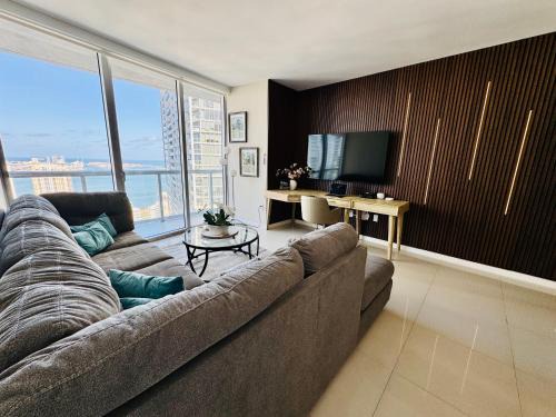 Sun&Sea IconBrickell Unit