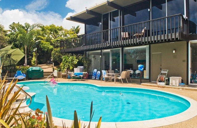 Sun Splashed days, Warm Smiles when you stay in our guest house.