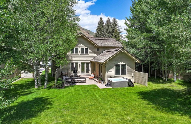 Sun Valley Hillside Home | Hot Tub + Mountain Views