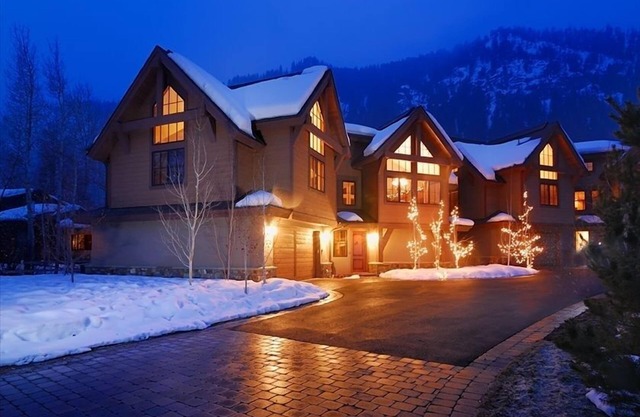 Sun Valley Luxury Home Near River Run Lodge and walking distance to town