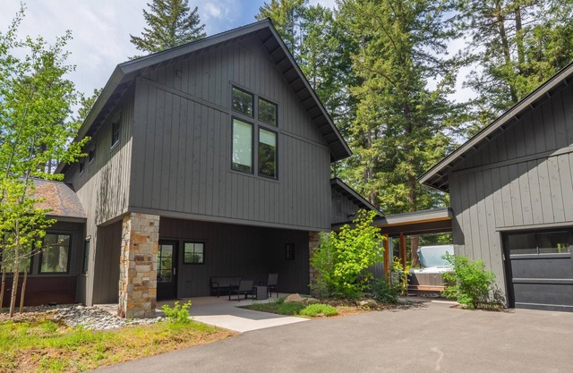 Suncadia 4 Bdrm Home with Hot Tub