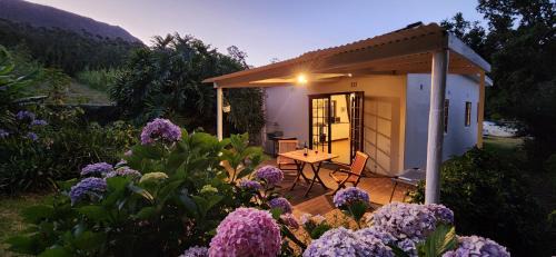 Sunkiss Cottage on Mount Joy Farm