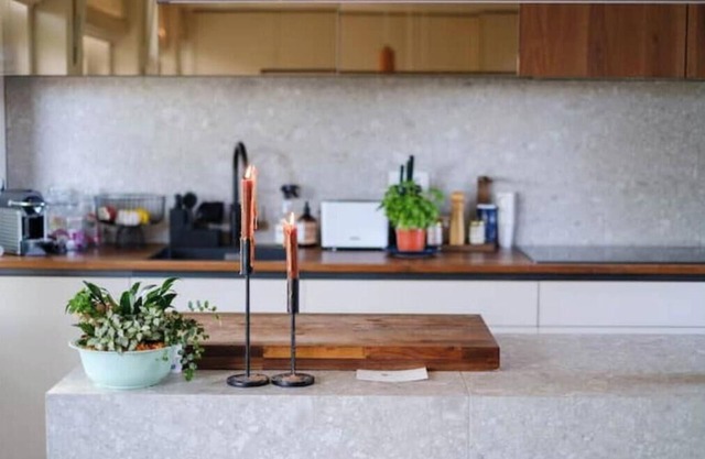 Sunny 2 Bd Apartment in the heart of the Jordaan