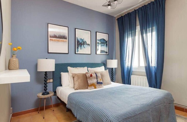 Sunny atico with private terrace in Sagrada Familia