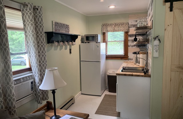 Sunny Cottage at Cozy Nook