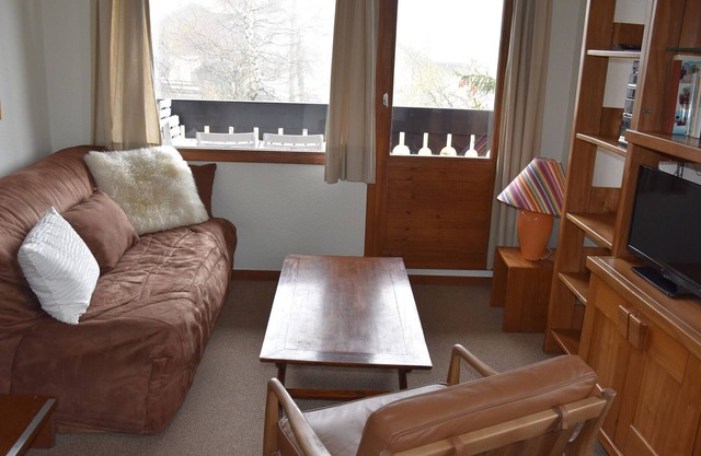 Sunny duplex with heated pool, near center and slopes