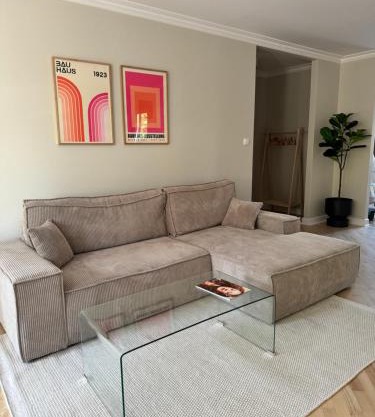 Sunny House of Aries