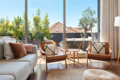 Sunny Loft in Downtown Porto with Private Parking