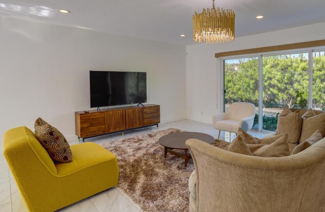 Sunny Palm Springs Townhome with Pool Access!