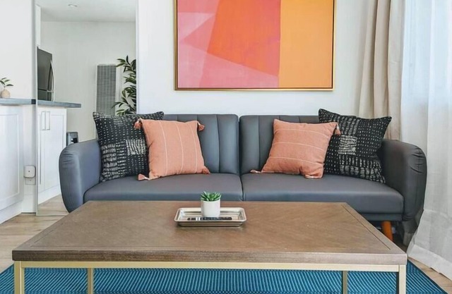 Sunny Poolside El Segundo 1BR