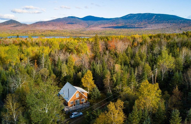 Sunny Private Nature Chalet -Rangeley/Saddleback