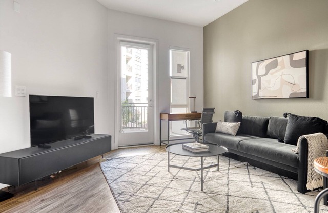 Sunny Redwood City 1BR w/W/D, Gym & A/C, nr Caltrain, by Blueground