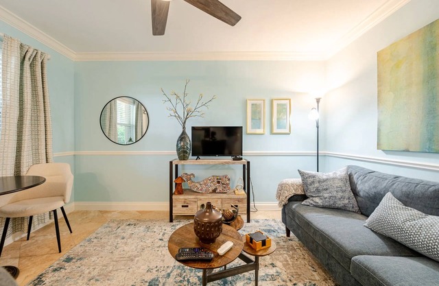 Sunny Retreat: Cozy APT in WPB #2