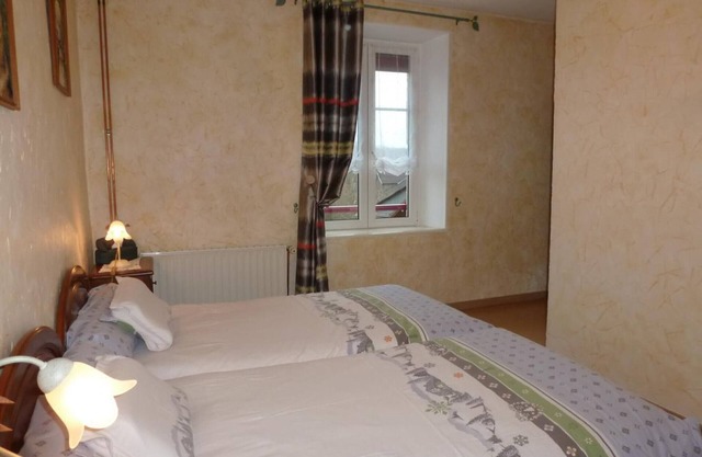 Sunny room with garden and Wifi in Villafans