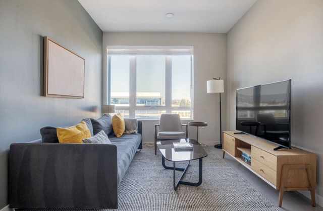 Sunny Santa Clara 1BR w/Gym, Pool & Cabanas, nr Costco, by Blueground