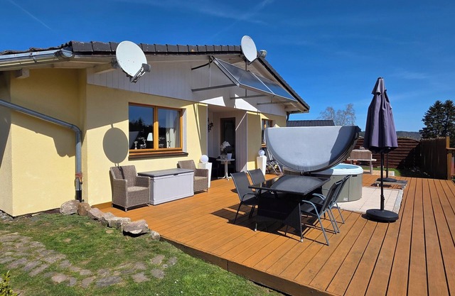 Sunny vacation apartment Sonnenhuesli in the Black Forest with whirlpool and sauna