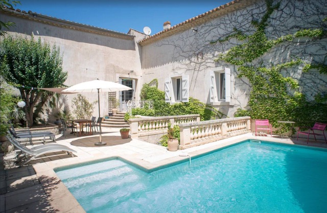 Sunny Winemaker's House in Canal du Midi Village with Pool near Beaches