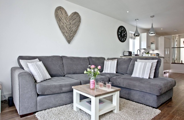 Sunnymead Penthouse, Exmouth - an apartment that sleeps 4 guests in 2 bedrooms
