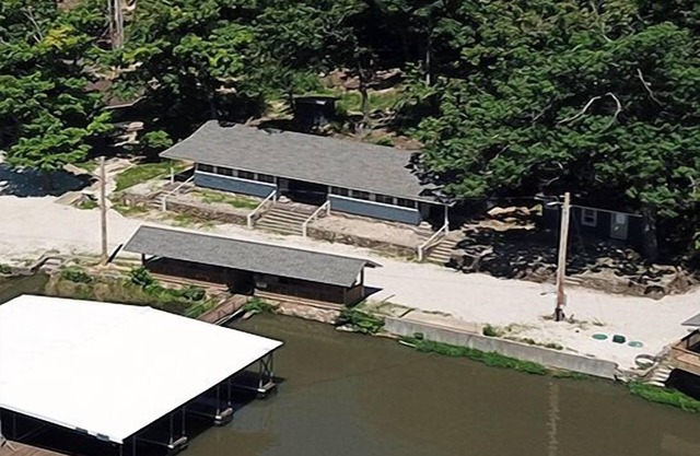 Sunrise Shores Cabin 8 Lake Front with 2 POOLS!