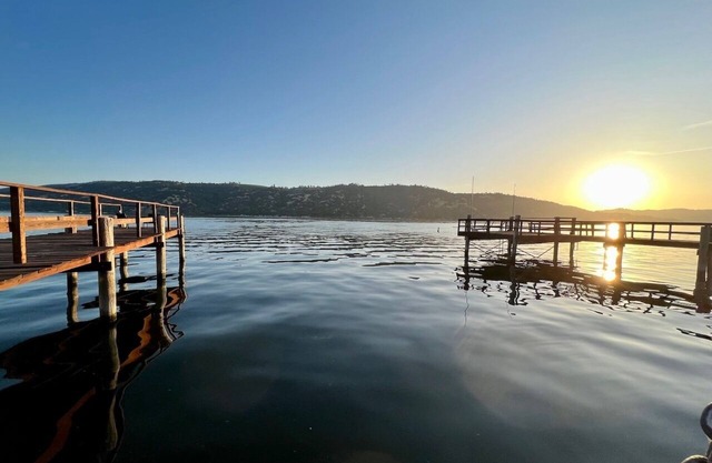 Sunset Hideaway Lakefront Home w/3 bed/2 bath oasis